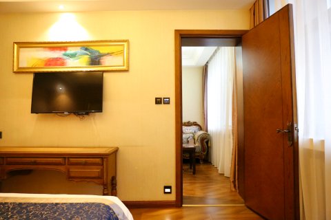 哈尔滨振宁酒店(中央大街地铁站索菲亚教堂店)