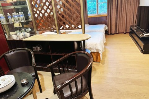 加乐福酒店(龙眼路美食街万象城店)