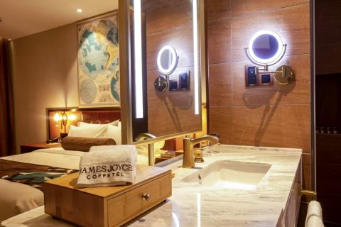 喆啡酒店(银川国际会展中心万达广场亲水大街店)