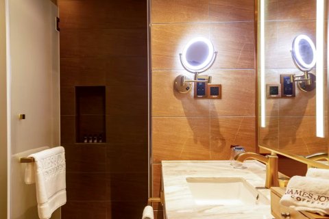 喆啡酒店(银川国际会展中心万达广场亲水大街店)