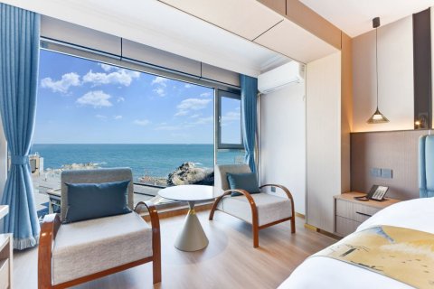 亿腾海景日出酒店(北戴河鸽子窝碧螺塔店)