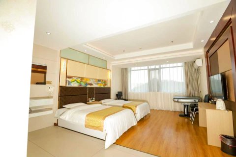 普定林城大酒店