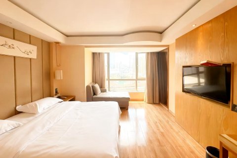 贵阳格融酒店(花果园购物中心松花路地铁站店)