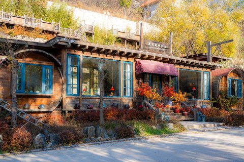 九如山红颜容木桶酒店