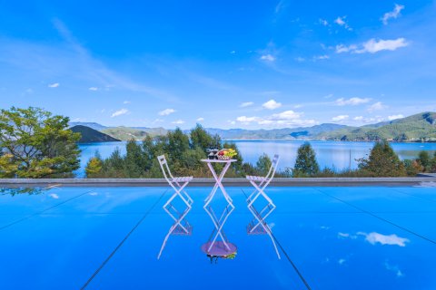 泸沽湖云堇湖畔民宿