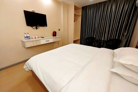 华顺智能酒店(化州市府广场店)