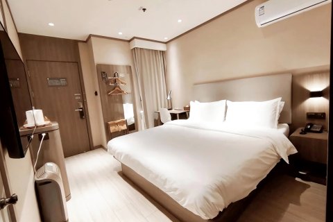 汉庭酒店(青岛五四广场芝泉路地铁站店)