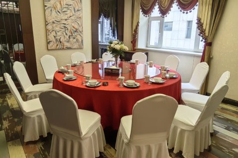 雅客小镇假日酒店(长春人民广场重庆路)