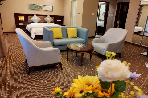 宏瑞酒店(庆阳高铁站市政府店)