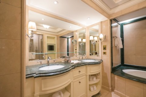 北京丽思卡尔顿酒店(华贸中心)