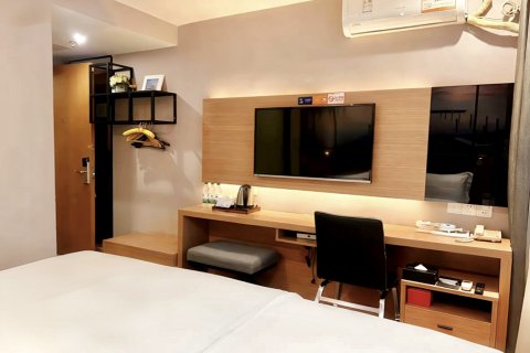 雅斯特酒店(炮龙AI市集宾阳汽车总站店)