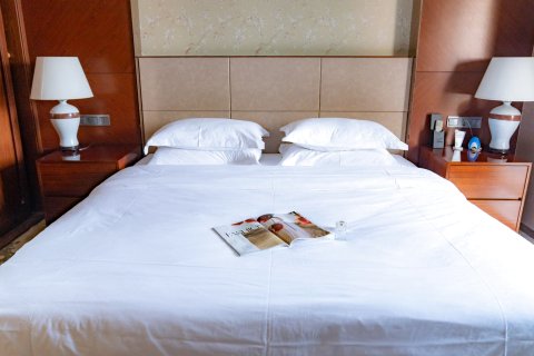 千山和悦酒店(花溪孟关汽配城店)