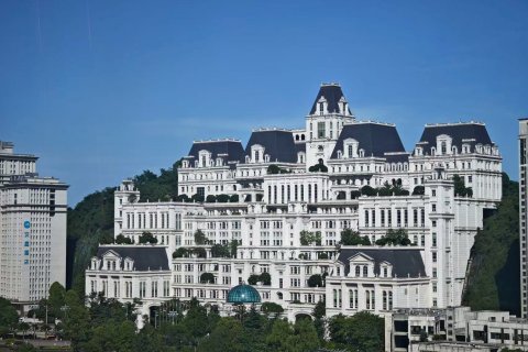 速8酒店(贵阳双子塔方圆荟海豚广场店店)