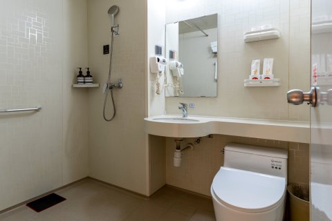 艺选安來酒店(定兴汽车站迎宾大街店)