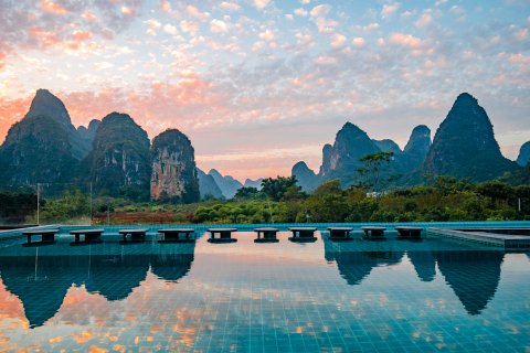 在水一方酒店(阳朔十里画廊遇龙河店)