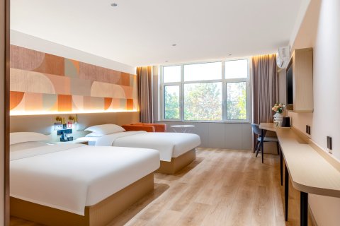 艺选安來酒店(定兴汽车站迎宾大街店)