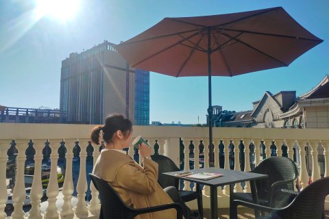 启东新古德酒店(申港城美食街店)