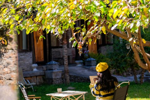 阅时·Adonis野生派｜Black Bar·森林大院度假民宿(束河店)