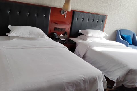 康年世嘉酒店(长沙万家丽广场人民东路地铁站店)