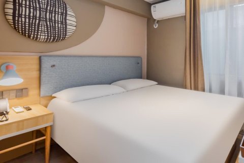 如家酒店·neo(杭州河坊街江城路地铁站店)