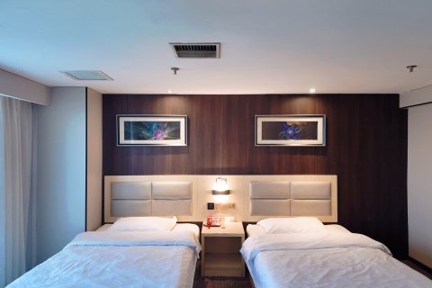 尚一特连锁酒店(宜城中华路店)