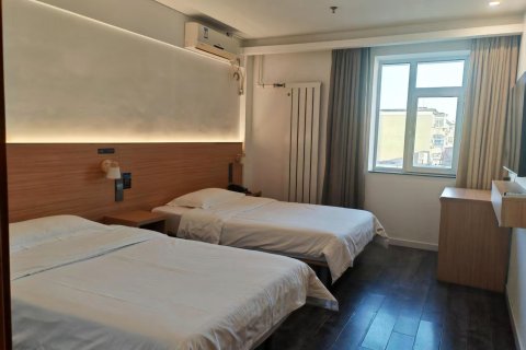 九格玥程酒店(云飞街凌河夜市店)