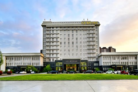 水邑嘉年华酒店(鄄城店)