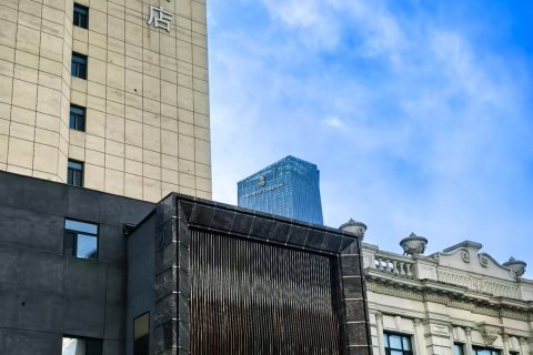 朗廷酒店(哈尔滨中央大街公路大桥地铁站店)