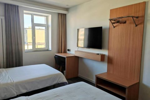 九格玥程酒店(云飞街凌河夜市店)