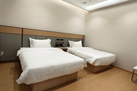 珠海铂金假日酒店(拱北口岸环宇城店)