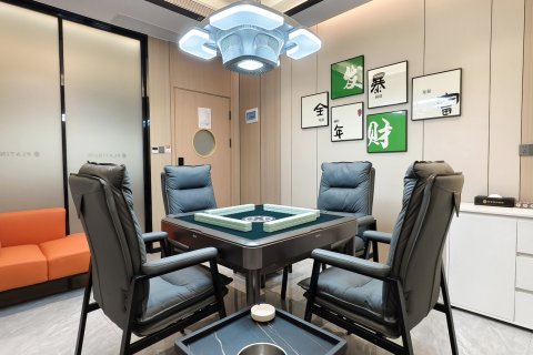 珠海铂金假日酒店(拱北口岸环宇城店)