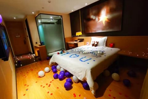 IU酒店(洛阳偃师万达广场店)