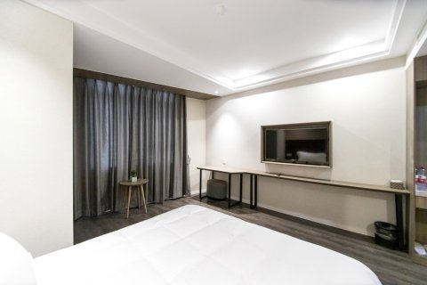 荆州华美优佳酒店(安良百货大赛巷美食街店)