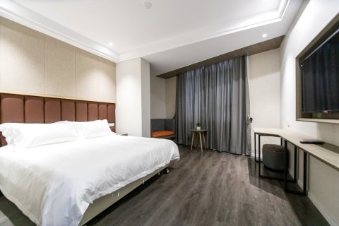 荆州华美优佳酒店(安良百货大赛巷美食街店)