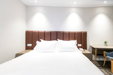 荆州华美优佳酒店(安良百货大赛巷美食街店)