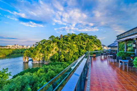 桂林璟象酒店(象鼻山景区两江四湖店)