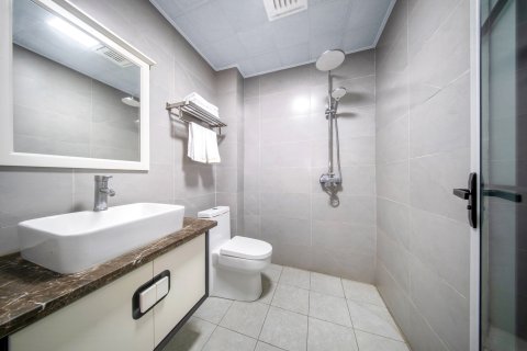 新蔡铂丽水晶精品酒店