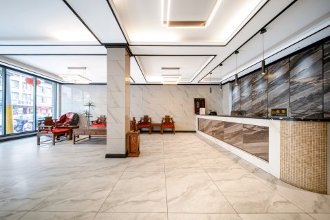 新蔡铂丽水晶精品酒店