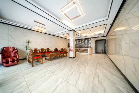 新蔡铂丽水晶精品酒店