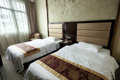 普定黑森林主题酒店