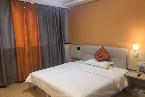 7天连锁酒店(平凉解放路十字店)