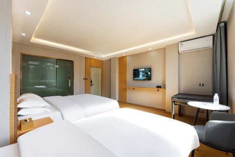 日盛主题酒店(威宁草海会展中心店)