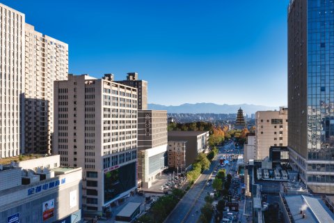 西安大雁塔亚朵酒店