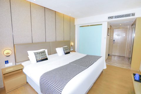 珠海斯维登精品公寓(情侣路晶都大厦)