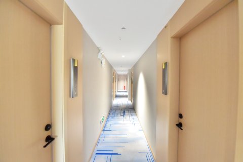 云枫Haven泊悦·轻奢艺术酒店(威宁草海火车站店)