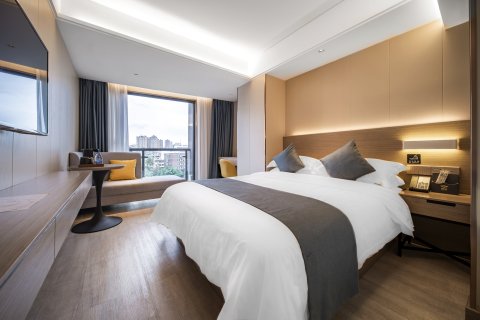 枫宸酒店(南宁东葛路地铁站建政路夜市店)