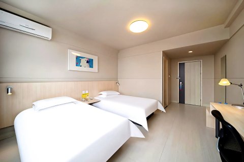 铜陵逸扬银湖酒店(天井湖公园店)