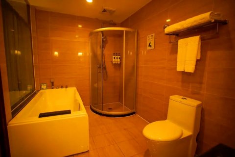 晋城湖滨花园酒店(国贸广场德华兴店)