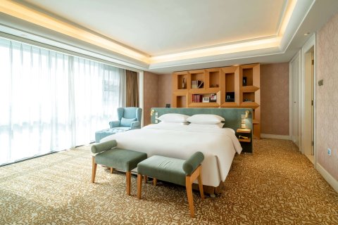 泰安东尊华美达广场酒店