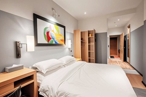 喜鹊酒店(洛阳牡丹广场万达店)